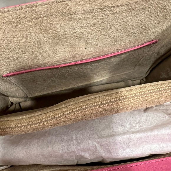 Beautiful Pink Ostrich Embossed leather handbag - Picture 7 of 10